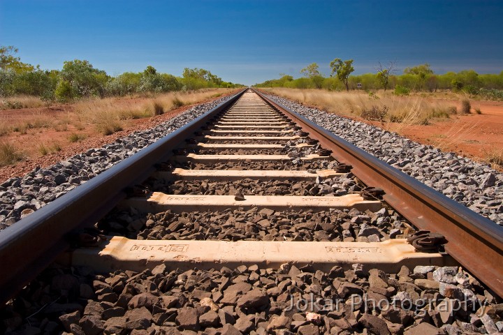 Dunmarra_20070907_062.jpg - Ghan railway crossing, Buchanan Hwy, Northern Territory